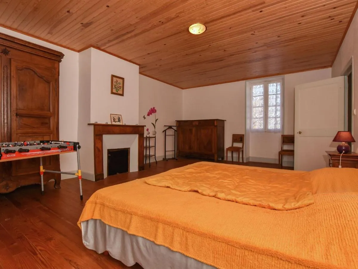 Beautiful Holiday Home Near The Forest Montfaucon